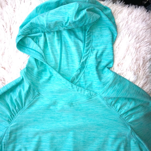 Danskin Long Sleeved Hooded Shirt Green Blue Small Pullover - Picture 4 of 9